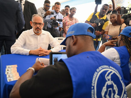 Haïti - élections : Le Premier ministre s’inscrit sur le registre électoral