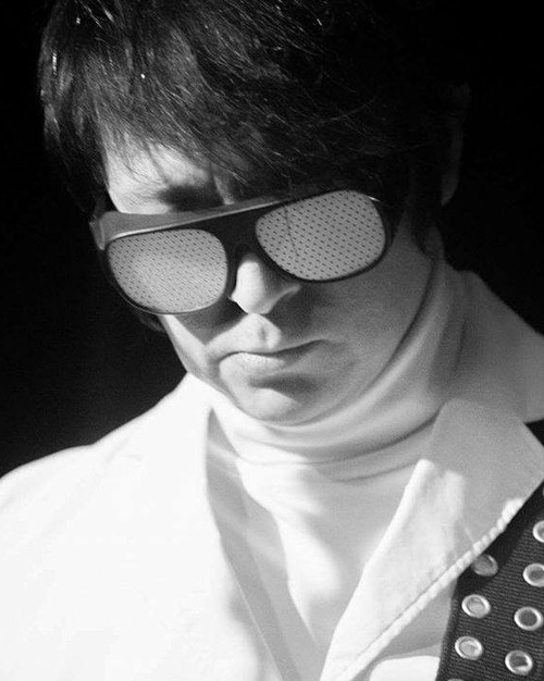 Stu Thomas - bass, backing vocals