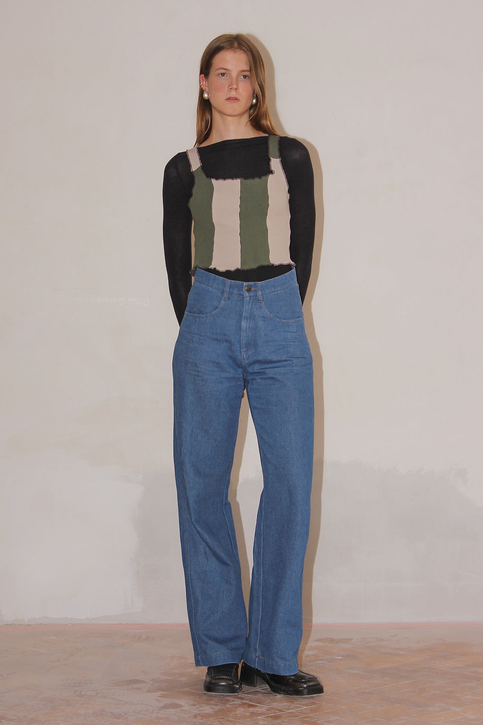 Thumbnail: dark blue denim pants, jeans with sun embroidery