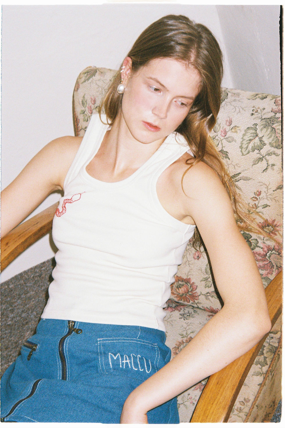 Miniatúra: Denim mini skirt crafted from organic cotton with hand embroidery