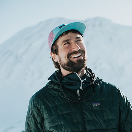 Nick-Dalessio-Remarkable-Adventures_Alaska-Guide-Collective-Ski