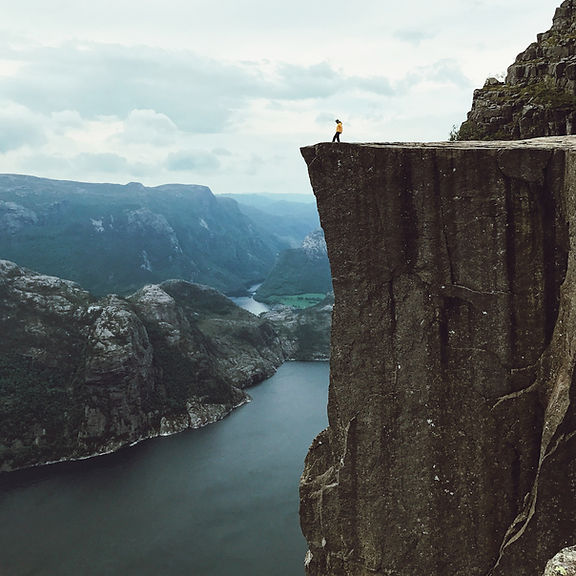 man-with-yellow-jacket-poses-top-rock.jpg