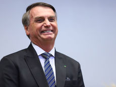 Bolsonaro promete manter zerados impostos federais de combustíveis