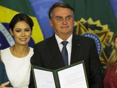 Presidente Bolsonaro sanciona piso para enfermagem