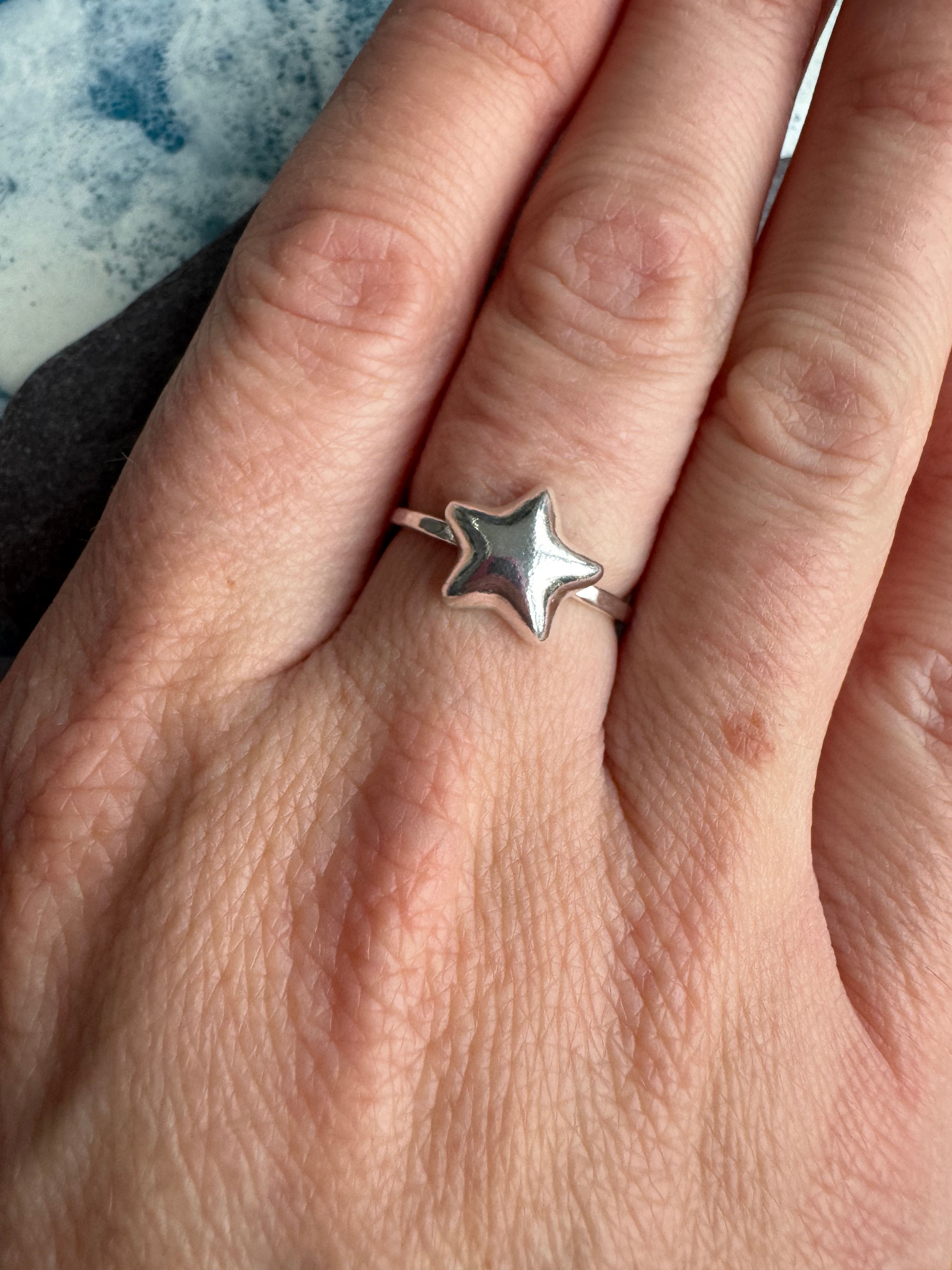 Puff star ring, size N 3/4