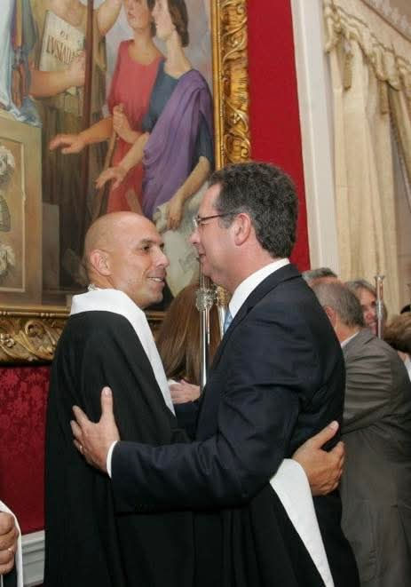 Cafôfo sai mas antes os críticos "levam": "Os cobardes esperam..."