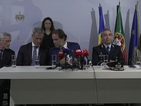 Fogo de artifício acontece mesmo à meia noite