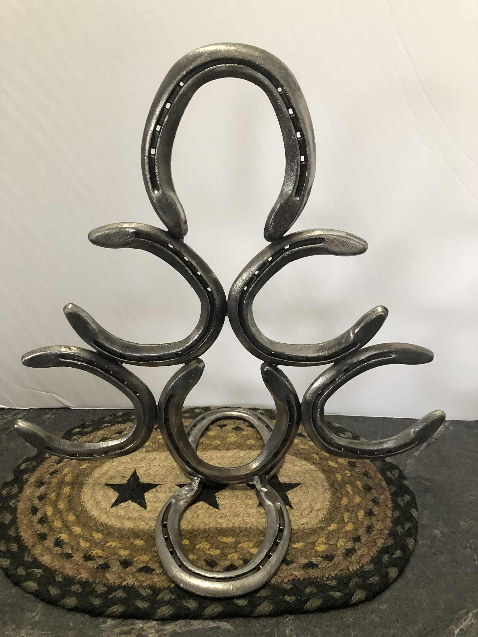 2560 HORSE SHOE TREE
