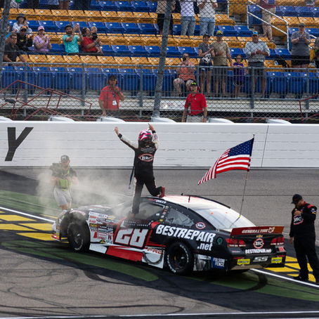 Brenden Queen Holds Off Brent Crews Late For Win At Iowa; Earns Fifth Win of Rookie Season