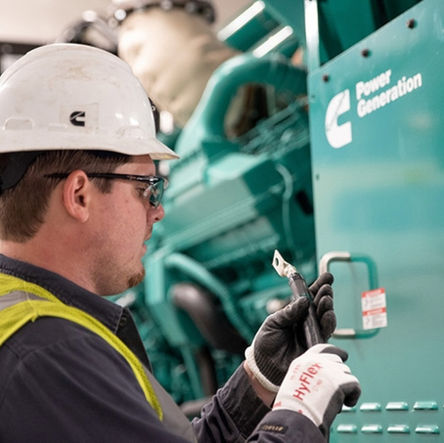 Manutenção em grupo gerador e plataforma elevatória