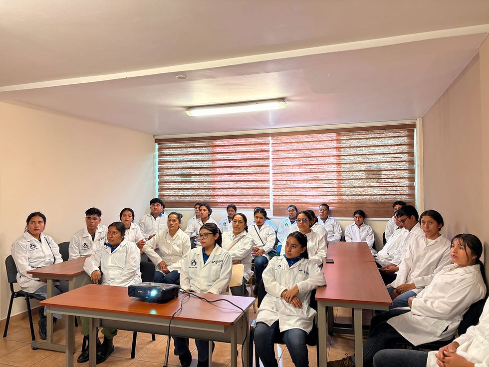 Alumnos Universidad de la Sierra Sur.