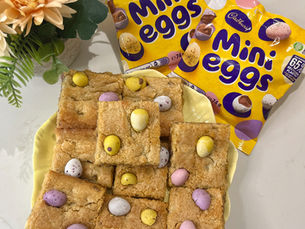 Soft & Chewy Blondies: A Sweet, Simple Bake