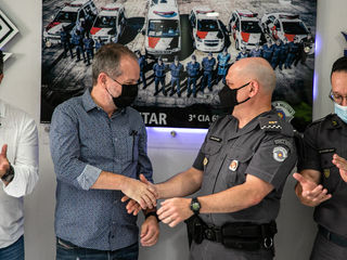 Prefeito Tite assina decreto de reajuste para atividades Delegada (PM) e Diferenciada (GCM)