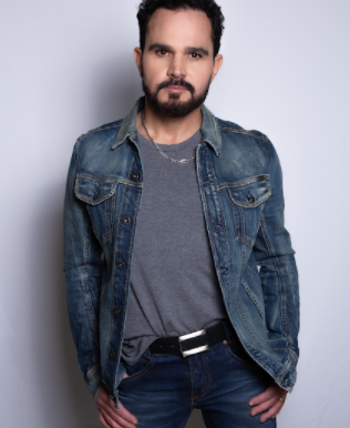 Luciano Camargo une a sua voz com a de Gabi Sampaio em nome do “Espírito Santo”