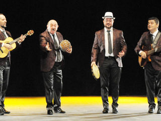 Coro da Cidade homenageia Adoniran Barbosa em gravação com o conjunto Demônios da Garoa