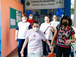 Fundação Municipal Anne Sullivan celebra o Dia Internacional do Autismo com famílias de alunos