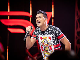 Vitor Fernandes lança “Diferente de Tudo”, o CD será apresentado nesta quinta-feira, 11/11