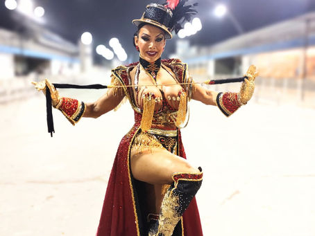 Exuberante, Rainha Trans exibe look de domadora para ensaio técnico