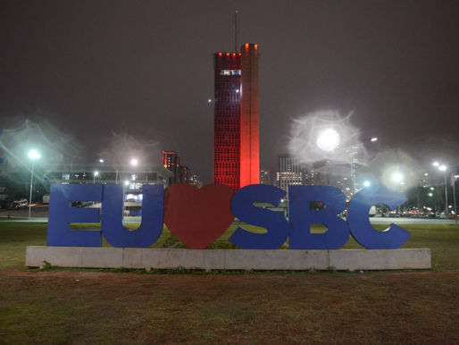 Paço de São Bernardo recebe iluminação especial para festividades de Natal