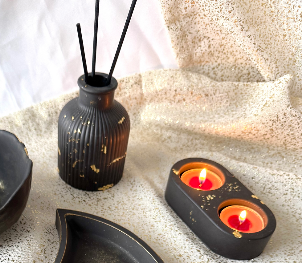 Miniature : BLACK AND GOLD