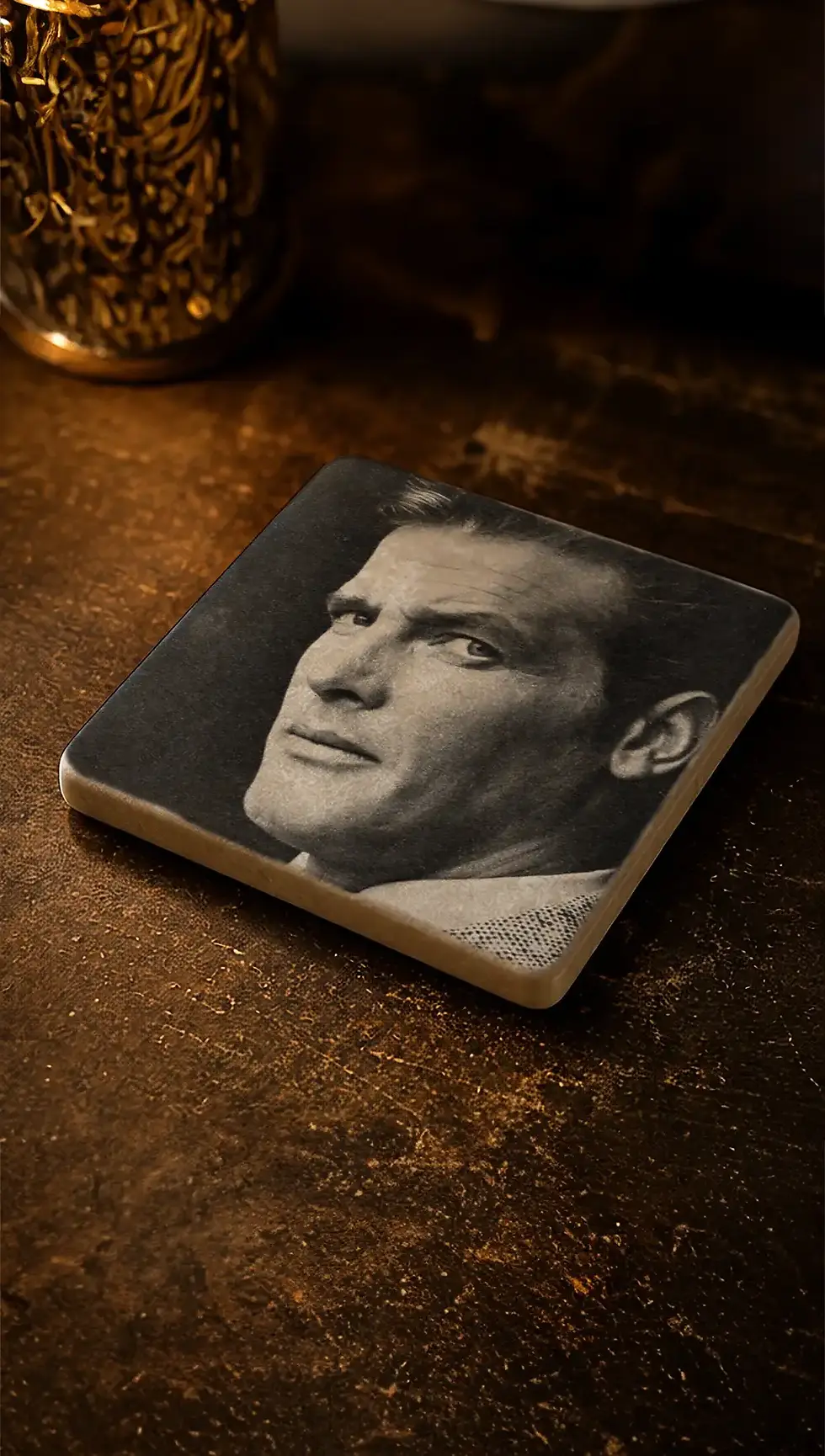 Miniatyrbild: Roger Moore