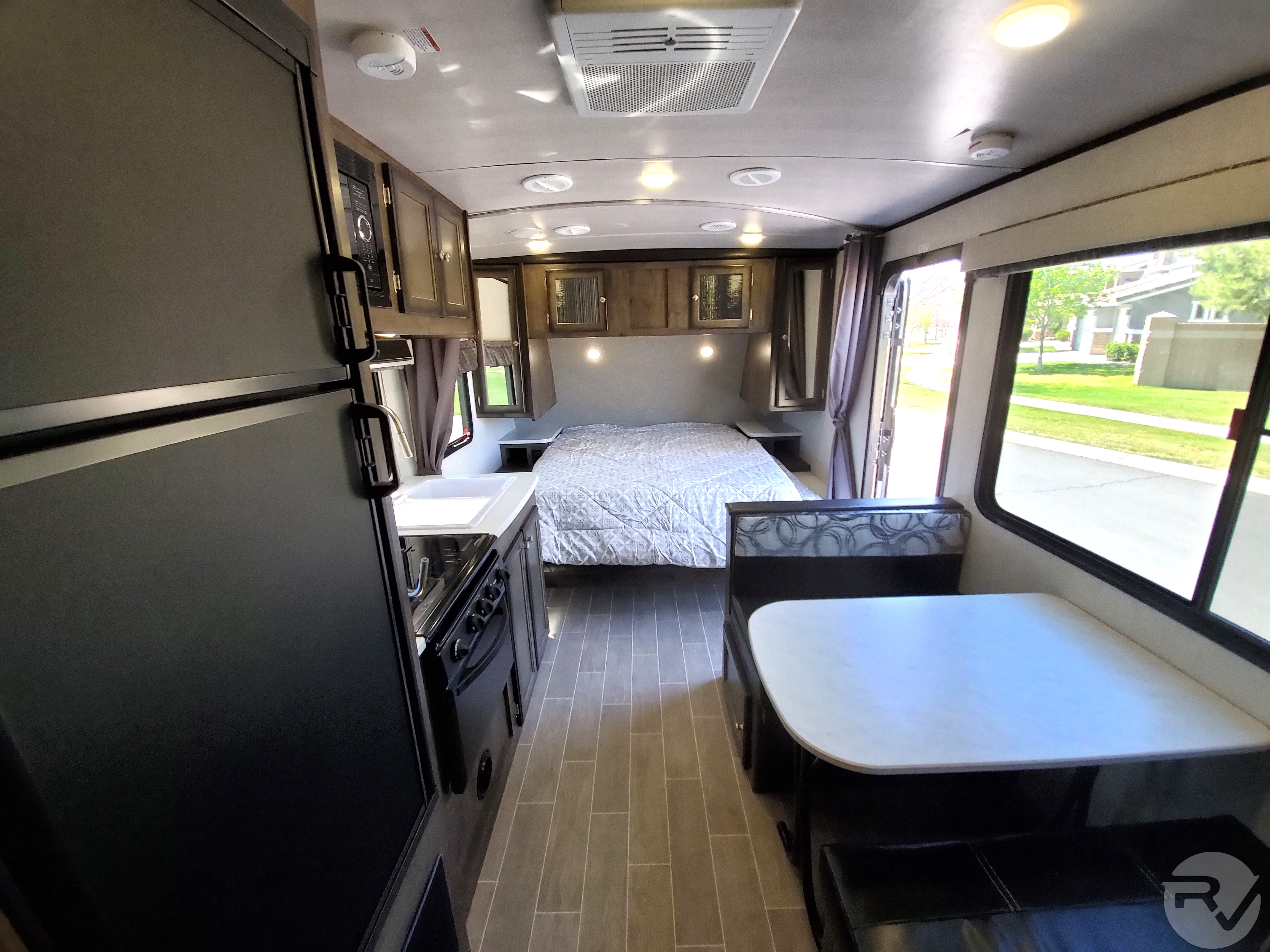 2300 DB Wilderness Trailer Rental RV Rental RV Phoenix, LLC