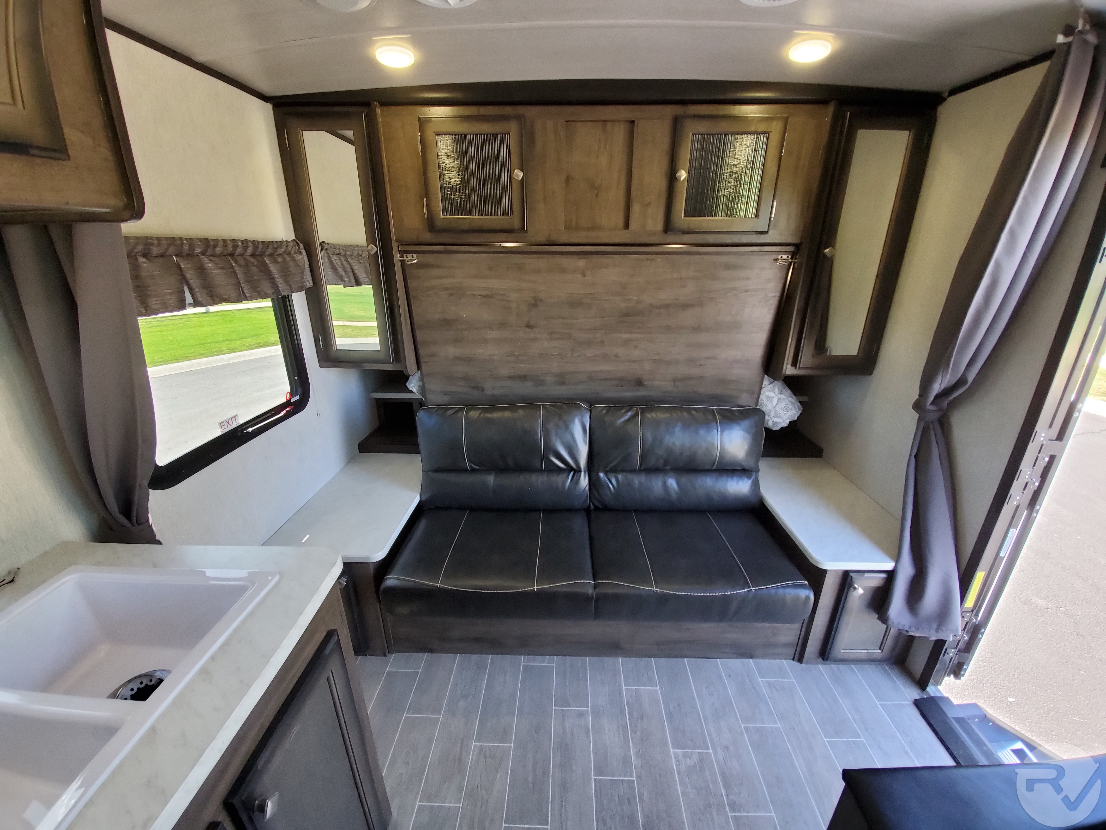 2300 DB Wilderness Trailer Rental RV Rental RV Phoenix, LLC