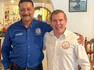 "Líderes nacionales de CONFEPIDER junto a Marco Antonio Cota Aguilar del Sindicato de Burócratas de BCS, durante su reunión para fortalecer la unidad sindical."