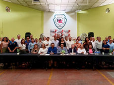 Líderes de diversos sindicatos y asociaciones de jubilados de Morelos reunidos junto a la dirigencia de CONFEPIDER y SUTPEEPOCAEMOR conformando el frente de unidad sindical