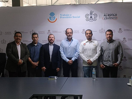 Mesa de trabajo entre la dirigencia nacional de CONFEPIDER y el titular de la Secretaría del Trabajo del Estado de Jalisco, abordando temas de seguridad social