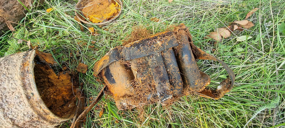 k98 ammo pouch with roots and rust