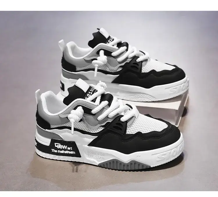 Thumbnail: 2025 new large-sized shoes, all-season fashion and versatile, soft-soled