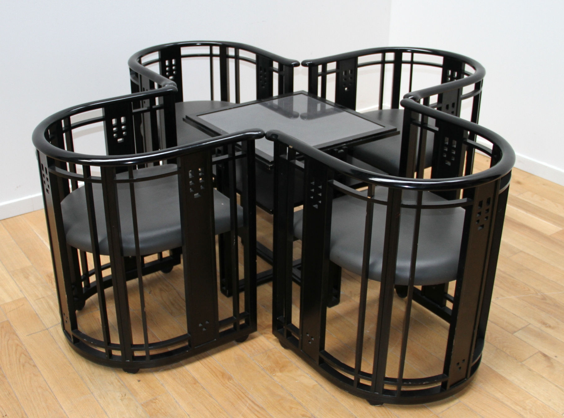 Salon Chat, Umberto Asnago, Giorgietti