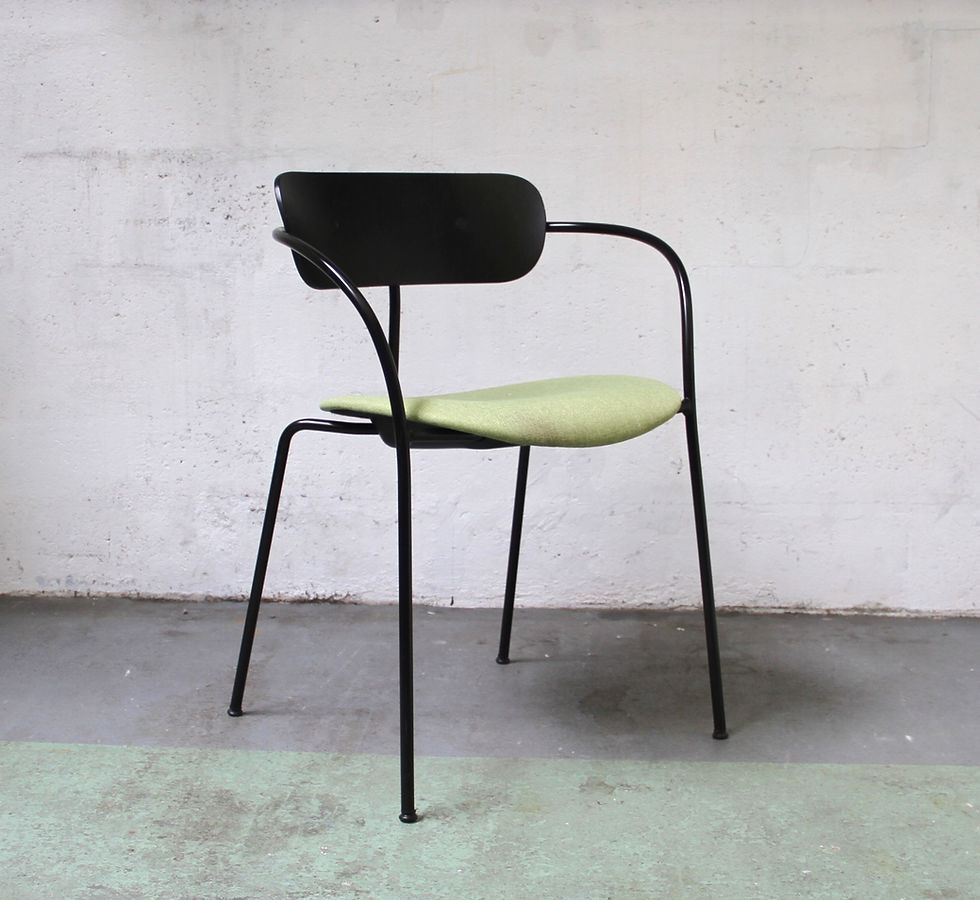 Miniature : Chaise Pavilion AV4, & Tradition