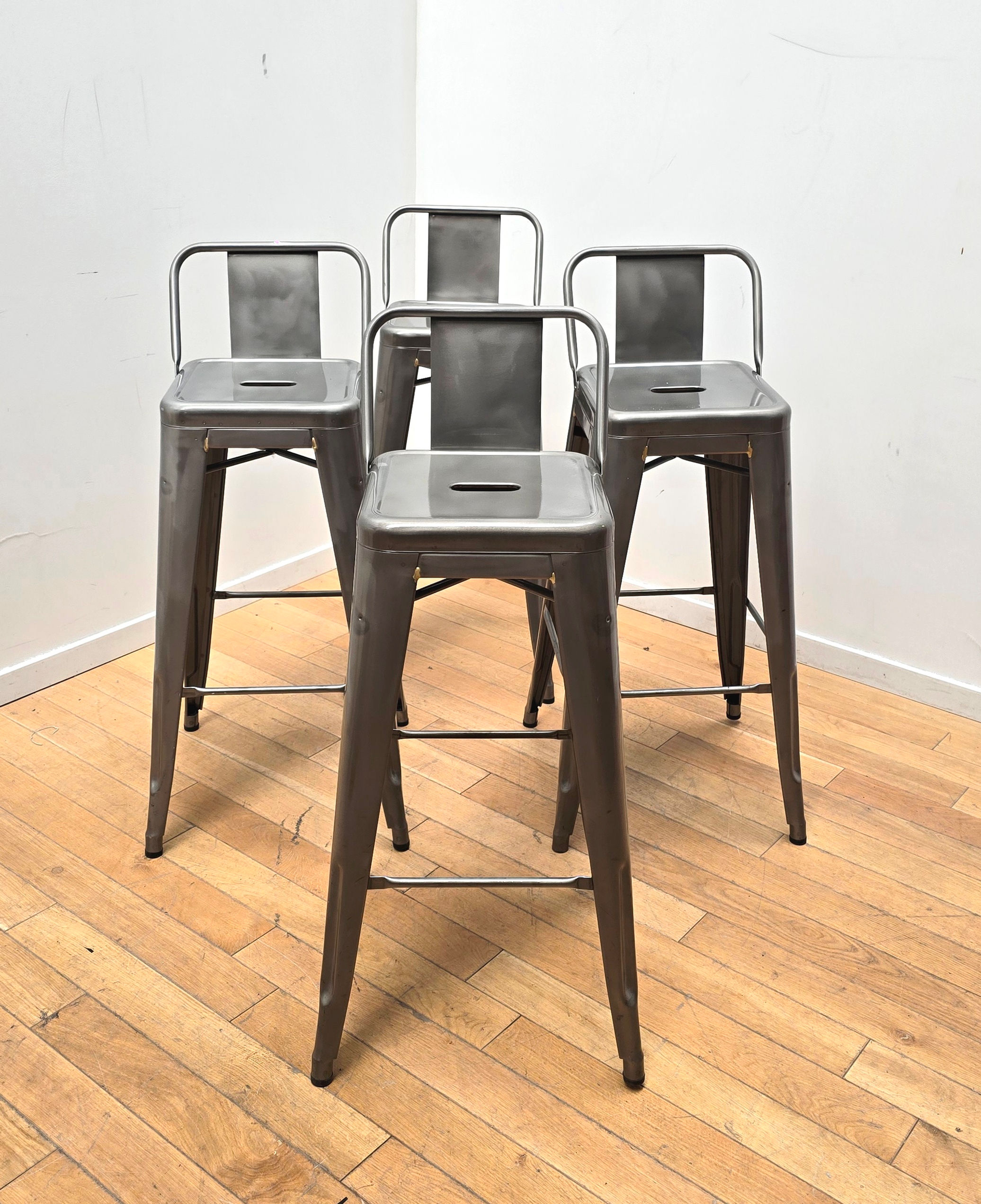 Suite de 4 chaises de bar Tolix