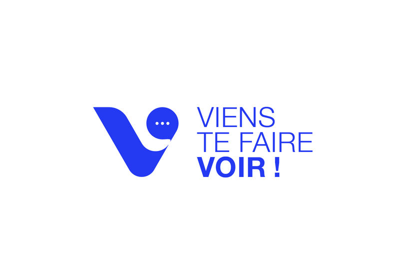 logo minimaliste V bleu sur fond blanc pour une agence de communication