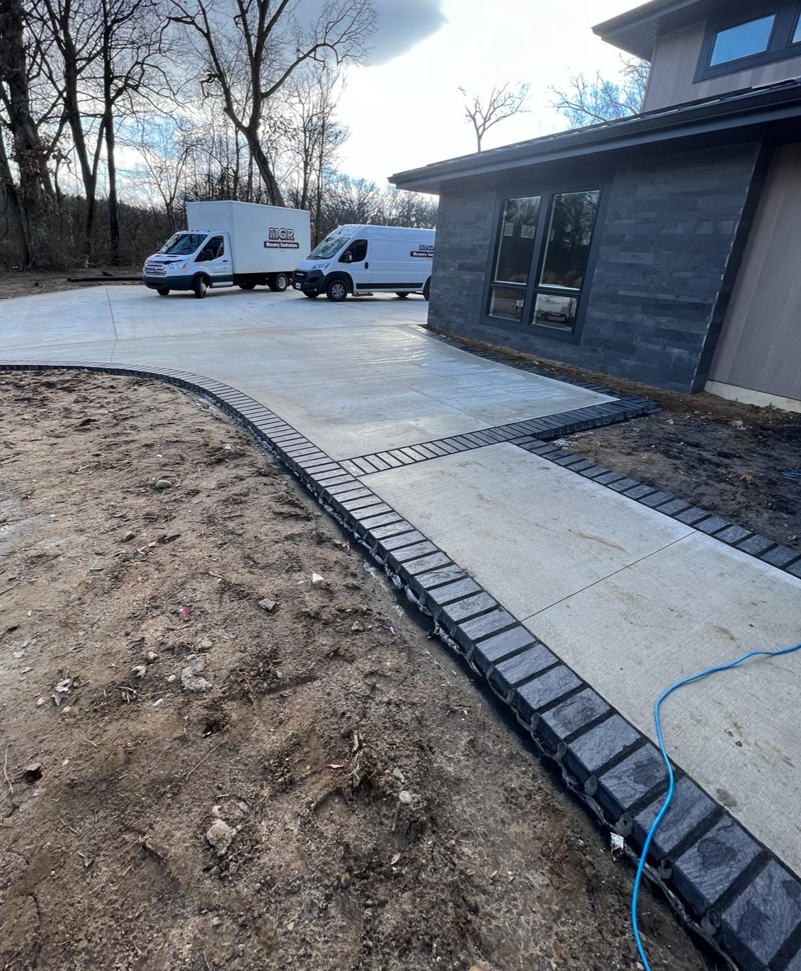 Entryways and mailboxes masonry project 11