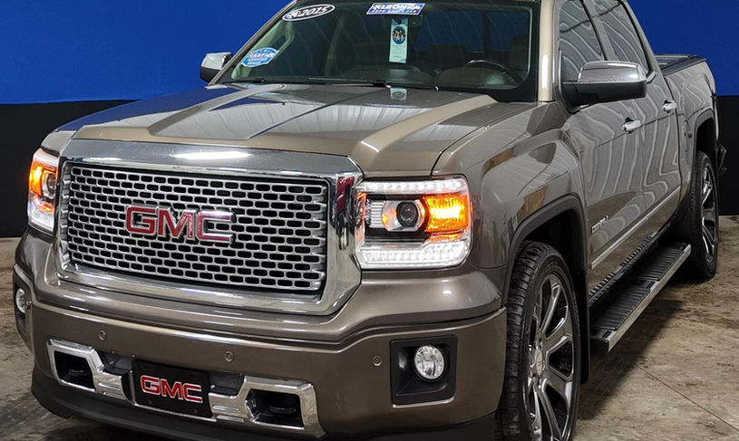 2015 GMC Sierra 4WD Crew Cab Short Box's photo