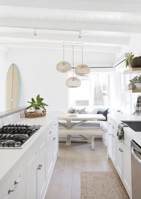 Upscale-Coastal-Beach-Bungalow-Design-Su