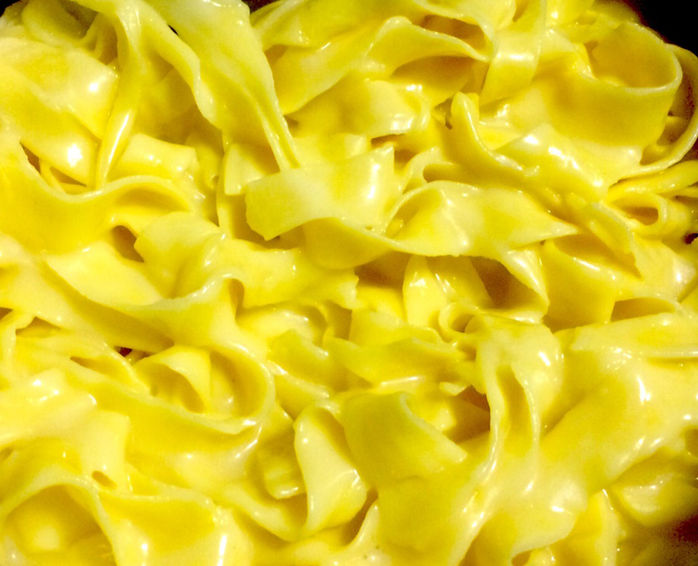 Massa ao parmesão: uma delícia de 3 ingredientes em 5 minutos