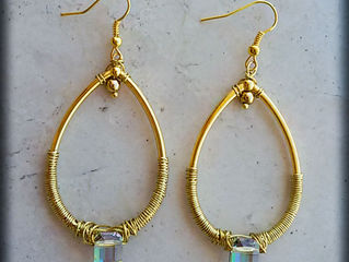 Orecchini con wire e swarovsky