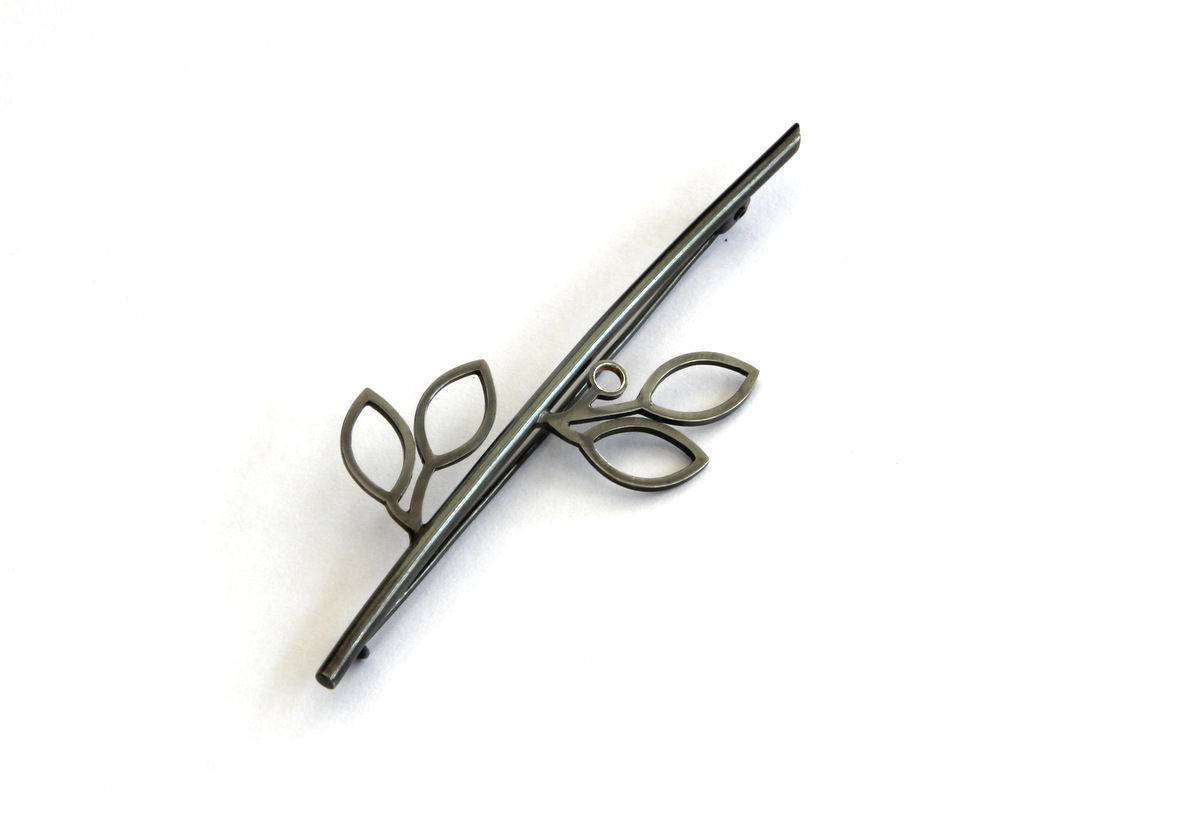 Twig and leaf brooch