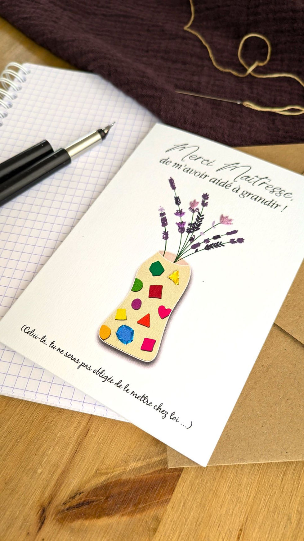 Miniature : L'ATELIER MAGALU X GRAPHILY // Carte Brodée Merci Maîtresse - Lavande
