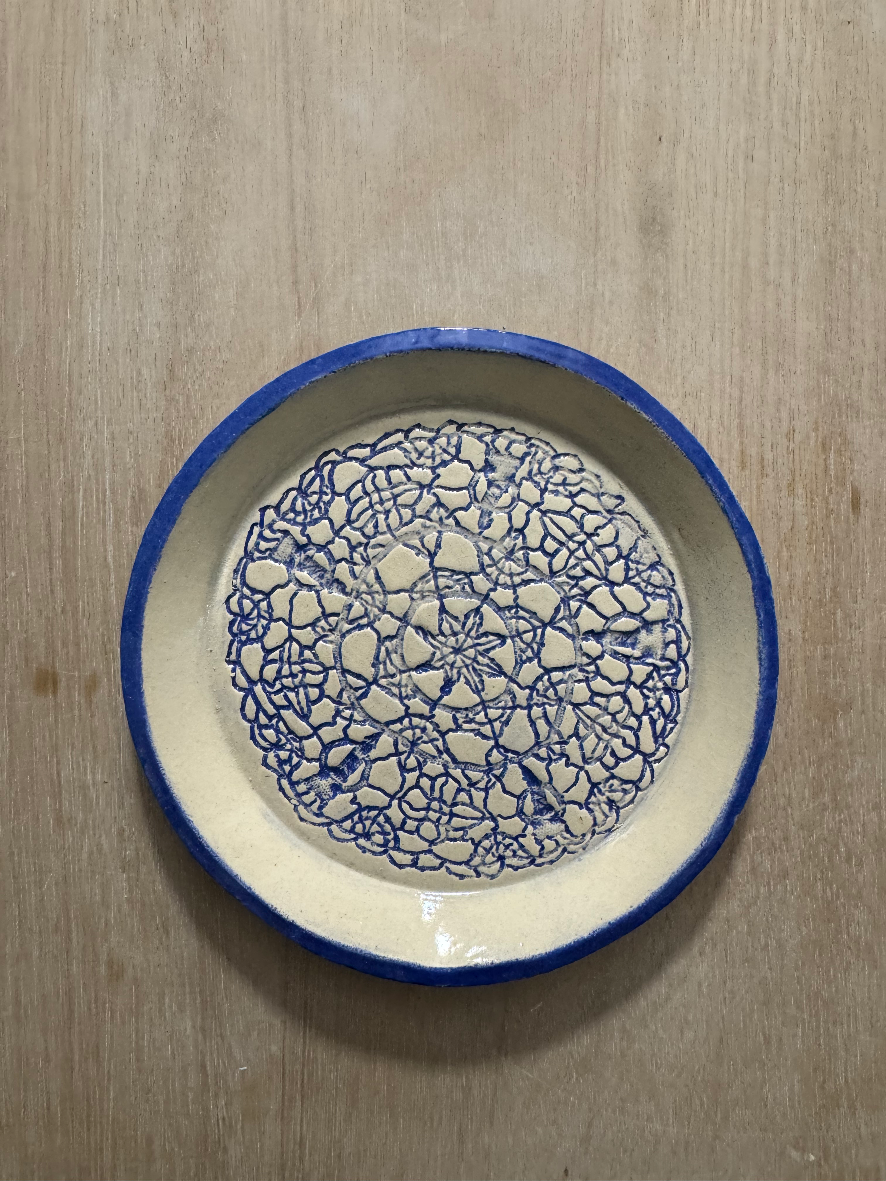 Petite coupelle impression dentelle Sarde bleu roi