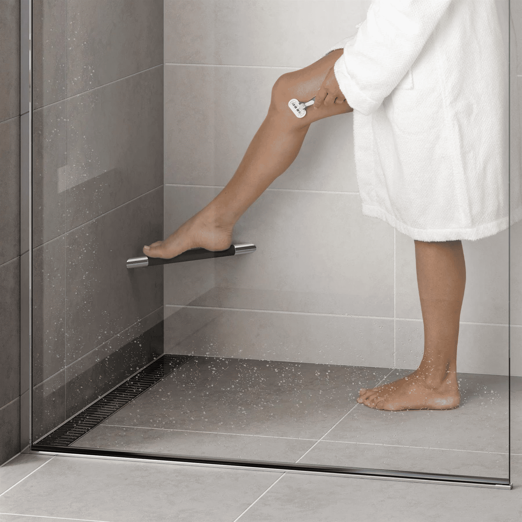 HiB Corner Grab Bar with Grip in Black/Chrome