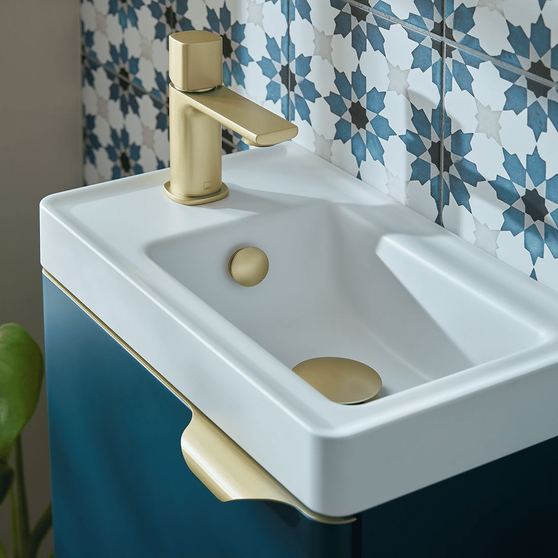 Vado Cameo Knob Deck Mounted Mini Mono Basin Mixer Tap