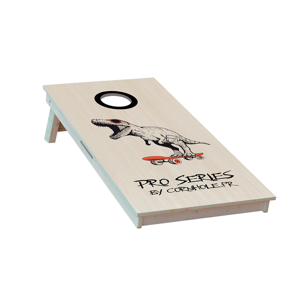 cornhole Pro de compétition t-rex sur son skateboard, vue de face