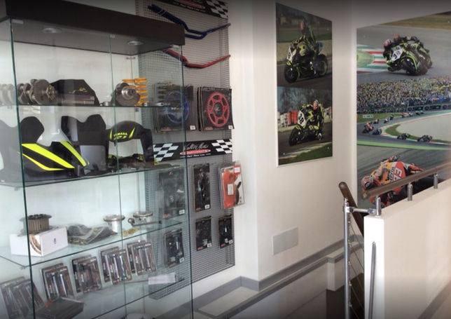 foto negozio moto_04.jpg