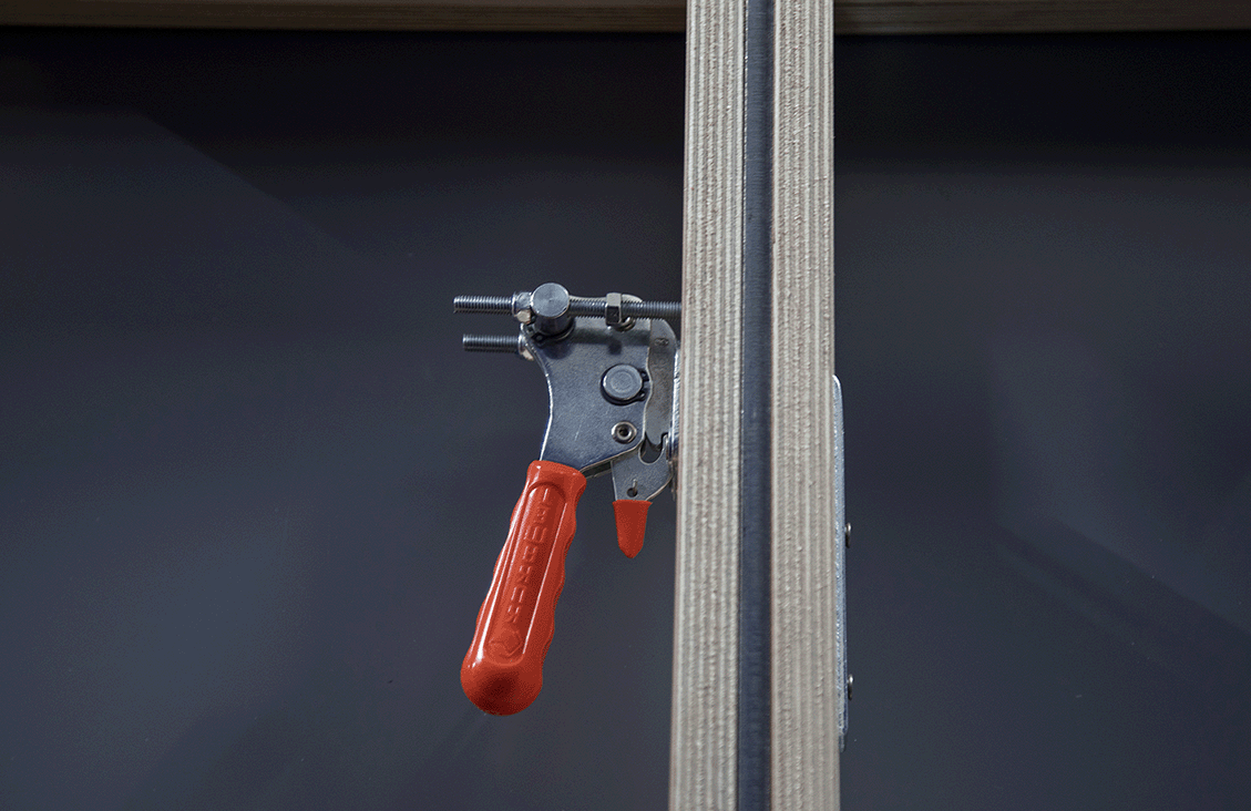 buckleragif.gif