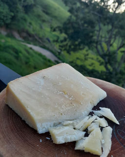 Queijo Capril das Araucárias.jpeg